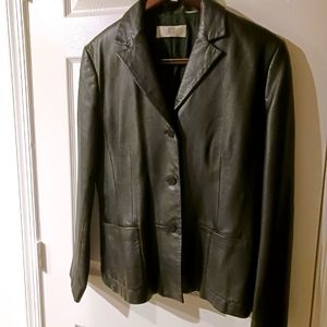 DKNY City Women's black leather jacket, large, 2 pockets.